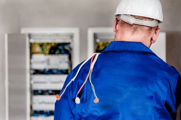 Assurance RC professionnelle électricien plombier à Marseille